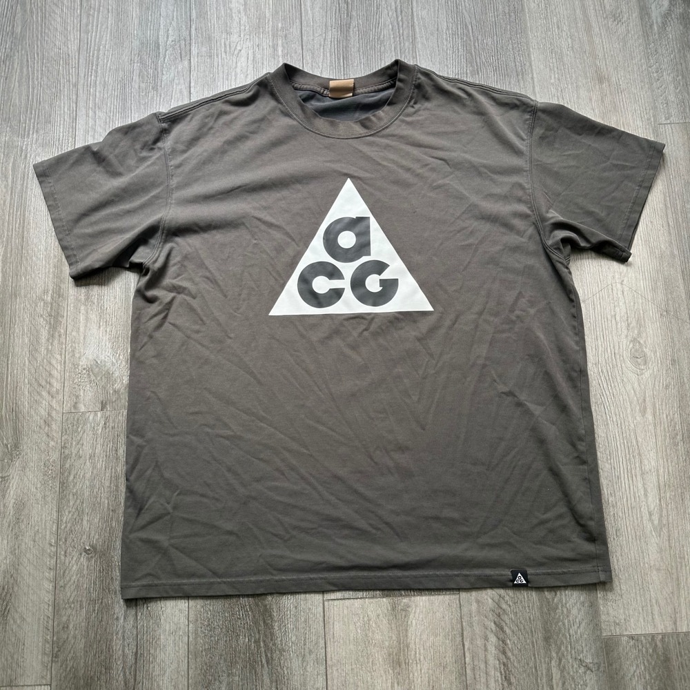 Nike ACG Triangle Logo T-Shirt Gray XL boxy fit